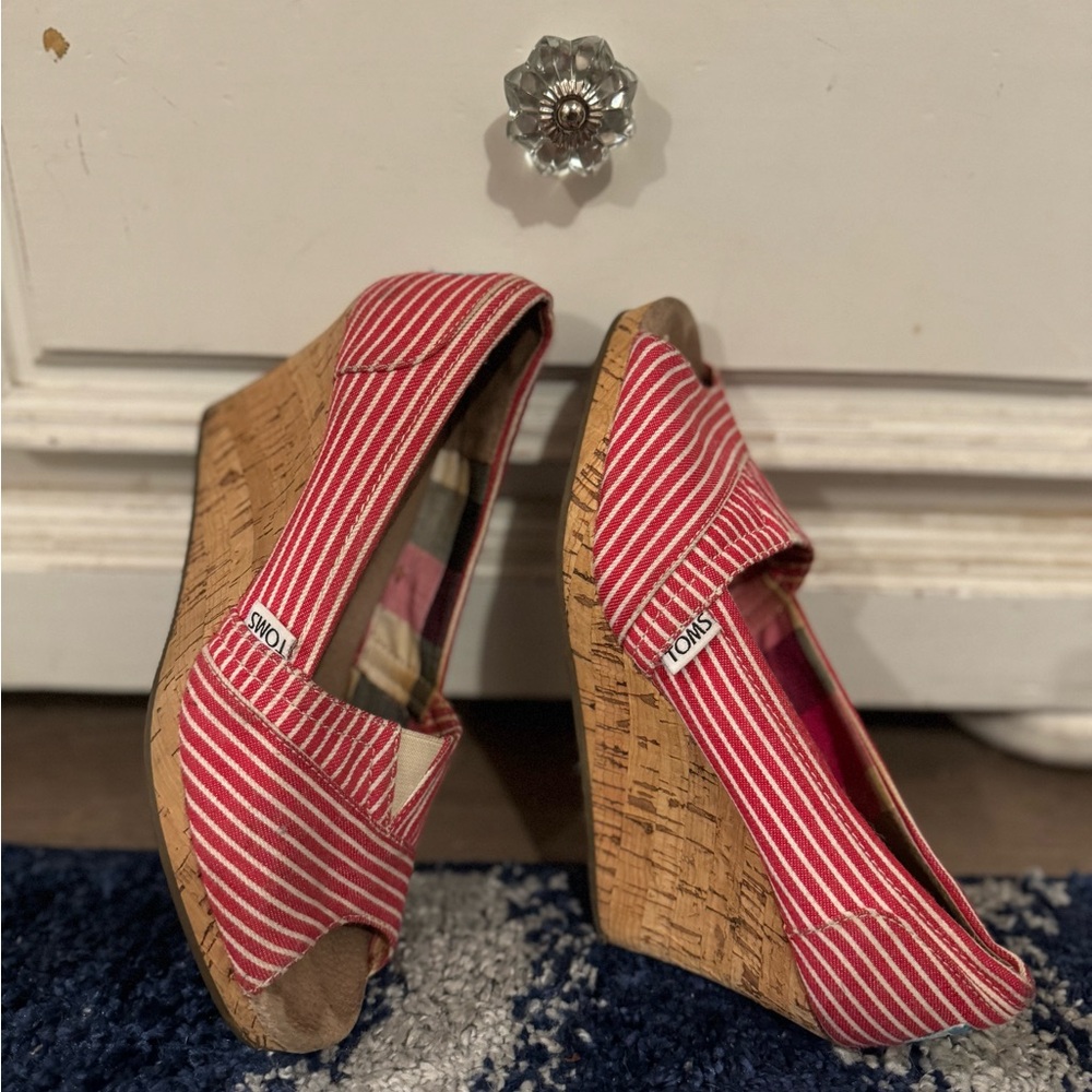 TOMS Michelle Wedges (Size 7W) (Red)
